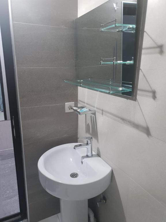 Hotel Ragnar Tiflis Dış mekan fotoğraf